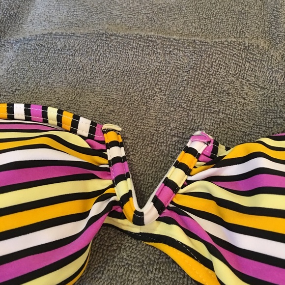 Relleciga • Striped Bikini - Picture 2 of 6